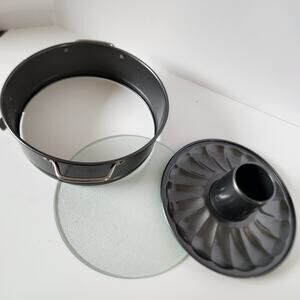 The Pampered Chef Springform Glass Bottom Bundt Fluted Pan Set #1541 Retired